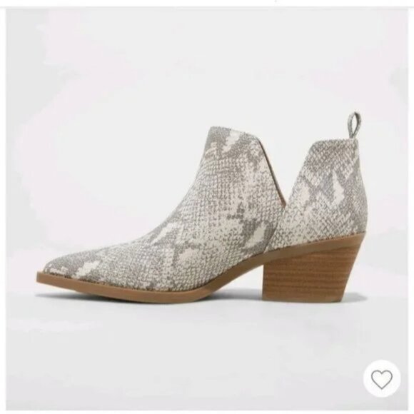 NEW Universal Thread White Women's Cari Snake Print Cut Out Ankle Bootie 9.5 - Picture 2 of 8